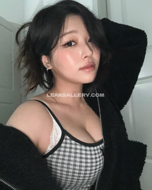 Floaroma / Aikuros Exclusive Leaked Nude OnlyFans #14655708