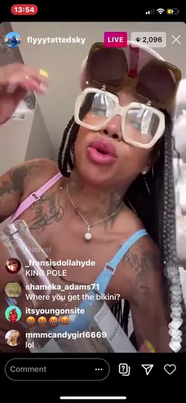 Flyyytattedsky Tattooed Boobs In Bra OnlyFans Video Leaked