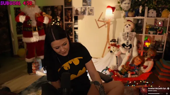Fooya Batman Shirt Tease OnlyFans Video Leaked