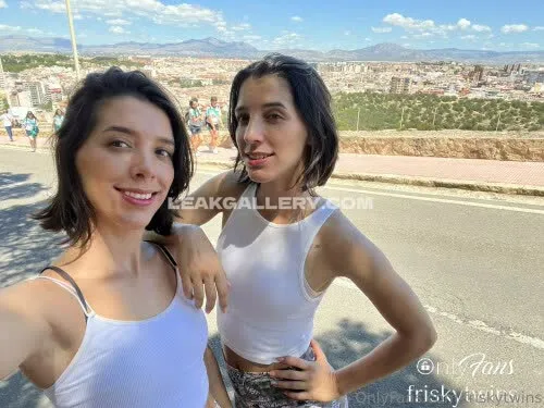 Friskytwins White Tank Top Pose OnlyFans Photo Leaked