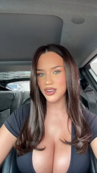 Gabbymccarthy Deep V-Neck Tease OnlyFans Video Leaked