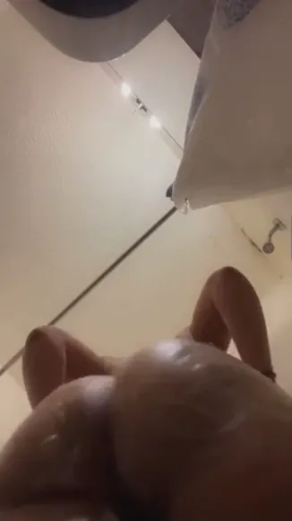 Gabipxx Naked Ass In Shower OnlyFans Video Leaked