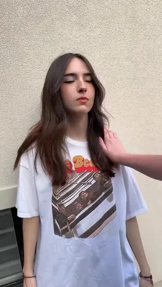 Gabrielabee Graphic Tee And Shorts OnlyFans Video Leaked