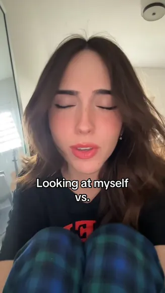 Gabrielabee Plaid Pants Selfie Pose OnlyFans Video Leaked