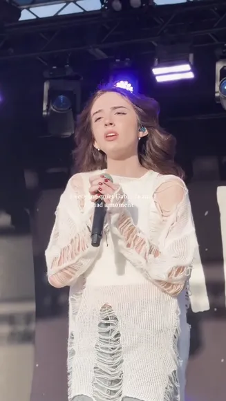 Gabrielabee Torn Knit Top Performance OnlyFans Video Leaked