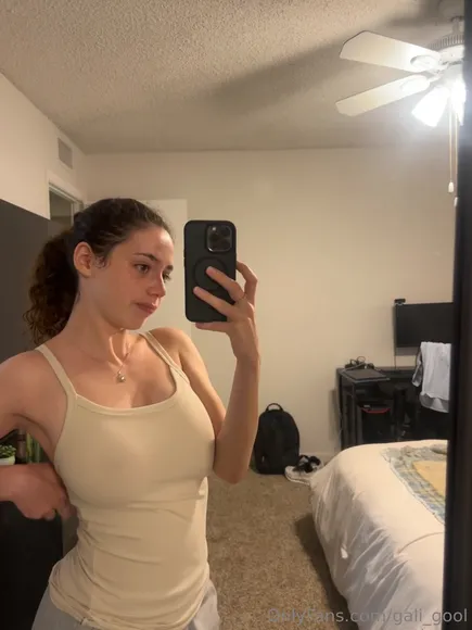 Gali_gool Tank Top Selfie Pose OnlyFans Video Leaked