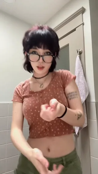 Garfieldgirl87 Crop Top Belly Tease OnlyFans Video Leaked
