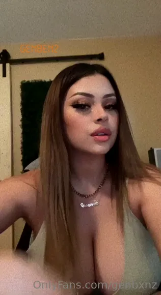 Genbxnz Low-Cut Top Tease OnlyFans Video Leaked