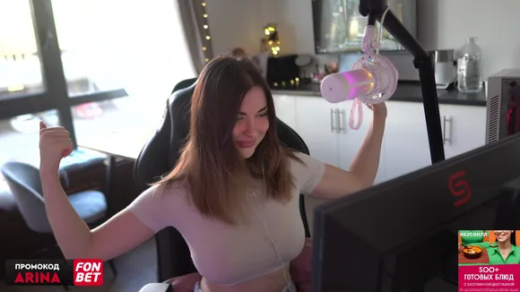 Gensyxa White Crop Top Tease OnlyFans Video Leaked
