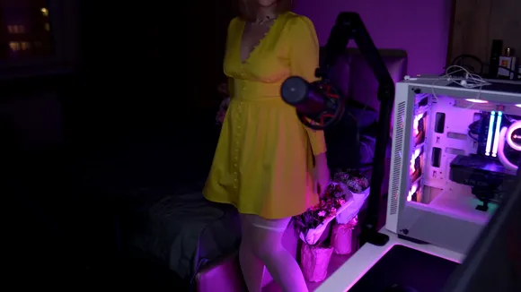 Gensyxa Yellow Dress Tease OnlyFans Video Leaked