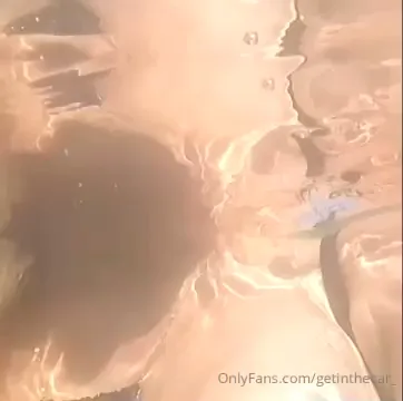 Getinthecar Underwater Boobs Tease OnlyFans Video Leaked