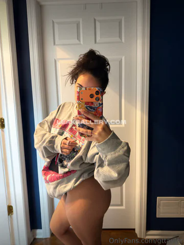 Giannattaylor Thong Under Oversized Sweatshirt OnlyFans Photo Leaked