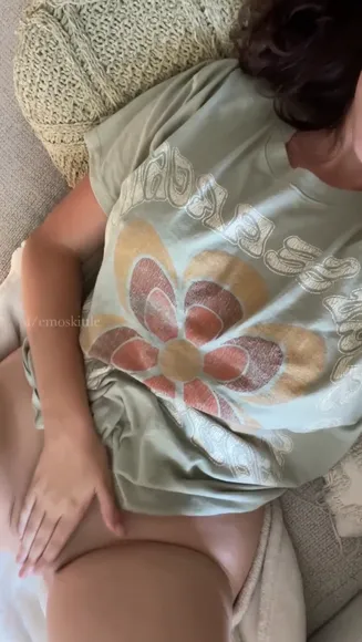 Givingyougrace Tits Out T-Shirt Tease OnlyFans Video Leaked