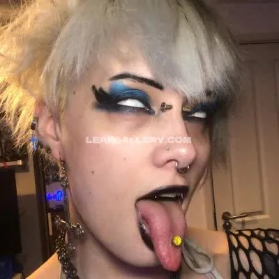 Glitterqueen99 / Itsglitterqueen_glitterqueen1999 / Zeldastardust Exclusive Leaked Nude OnlyFans #15448583