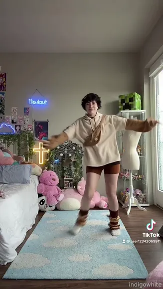 Goddessindigoo_x Shorts And Socks Dance OnlyFans Video Leaked