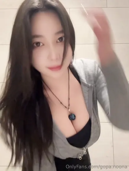 Gopa.noona Black Top Strip Tease OnlyFans Video Leaked
