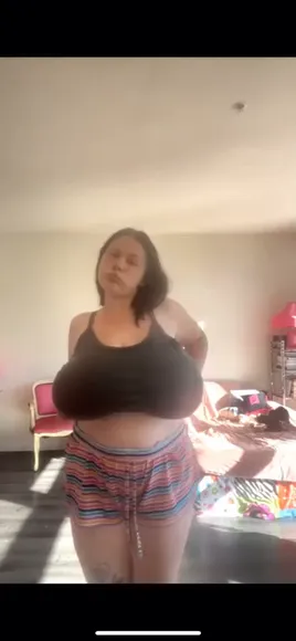 Gracekivlin Stripped Top Tease OnlyFans Video Leaked