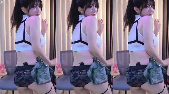 Grillrae_0 Tits Out Camo Shorts OnlyFans Video Leaked