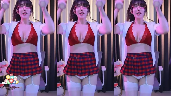 Grillrae_0 Red Lace Bra Tease OnlyFans Video Leaked