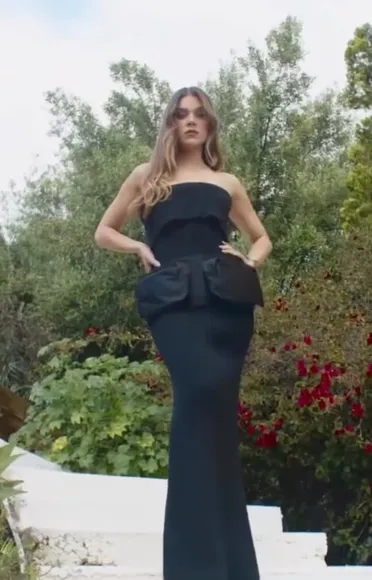 Haileesteinfeld Black Strapless Gown Pose OnlyFans Video Leaked