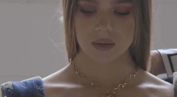Haileesteinfeld Black Crop Top Pose OnlyFans Video Leaked