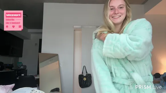 Haileygranger14 Bare Shoulders Tease OnlyFans Video Leaked
