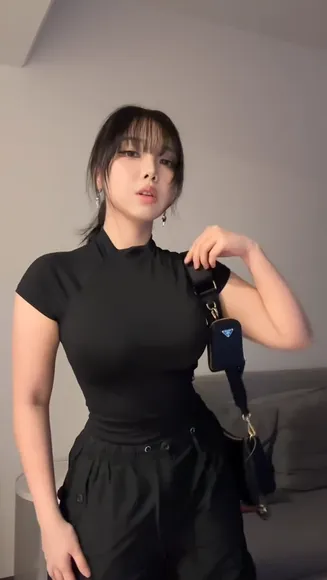 Hakaosan Black Bodysuit Heart Hands OnlyFans Video Leaked