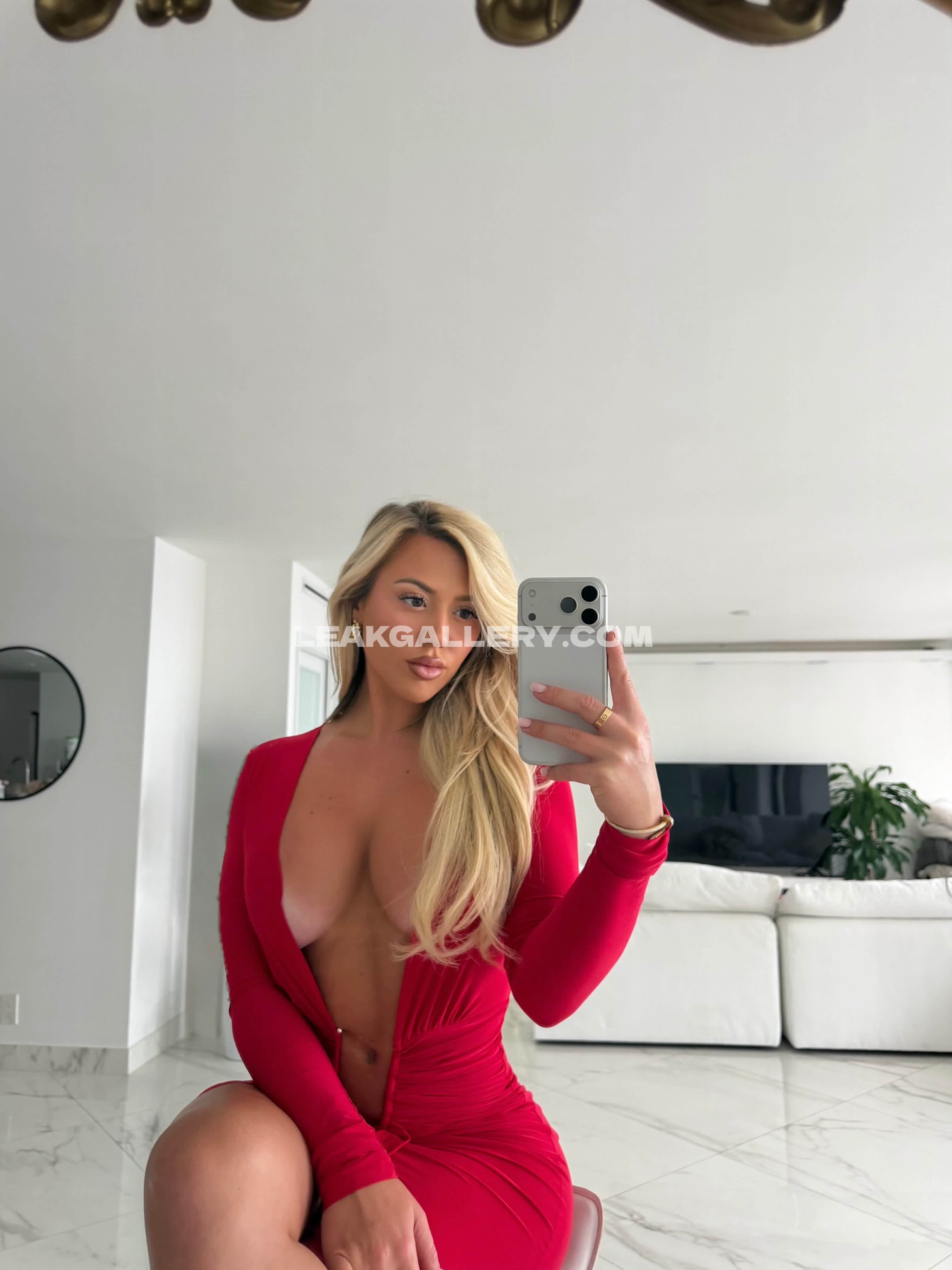Hallepayne Exclusive Leaked Nude OnlyFans #13349906