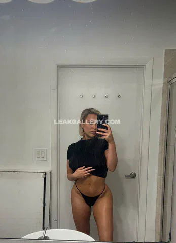 Hallepayne Black Bodysuit Selfie OnlyFans Photo Leaked