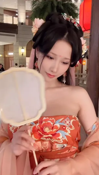 Hane Ame Strapless Floral Dress Tease OnlyFans Video Leaked