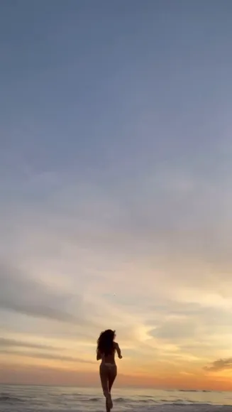 Hannah Bikini Beach Run OnlyFans Video Leaked