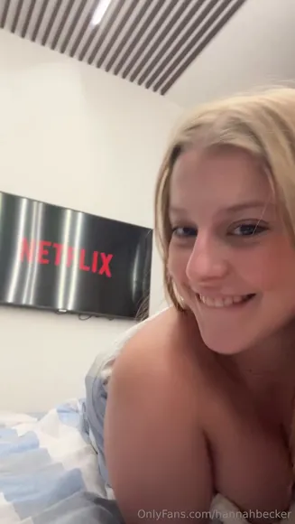 Hannahbecker Topless Bed Tease OnlyFans Video Leaked