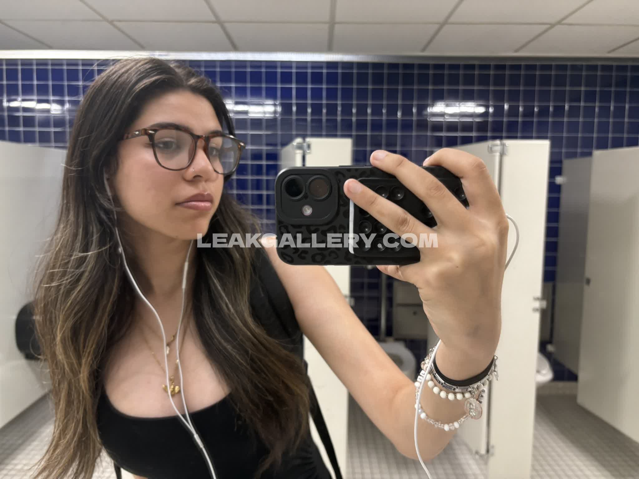 Headphoneemoji / saanshi Exclusive Leaked Nude OnlyFans #13020071