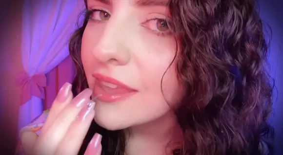 Heartnovaasmr Lipstick Application Tease OnlyFans Video Leaked