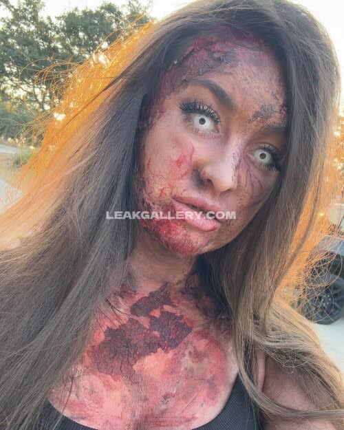 Heatherlynnoh Bloody Face And Chest OnlyFans Photo Leaked