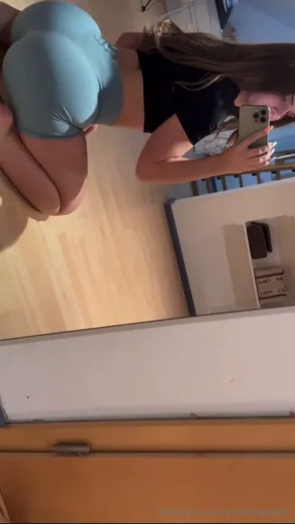 Helenaakln Tight Shorts Ass Pose OnlyFans Video Leaked
