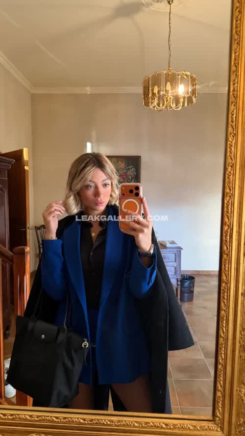 Hello__iris Blue Blazer Mirror Selfie OnlyFans Photo Leaked