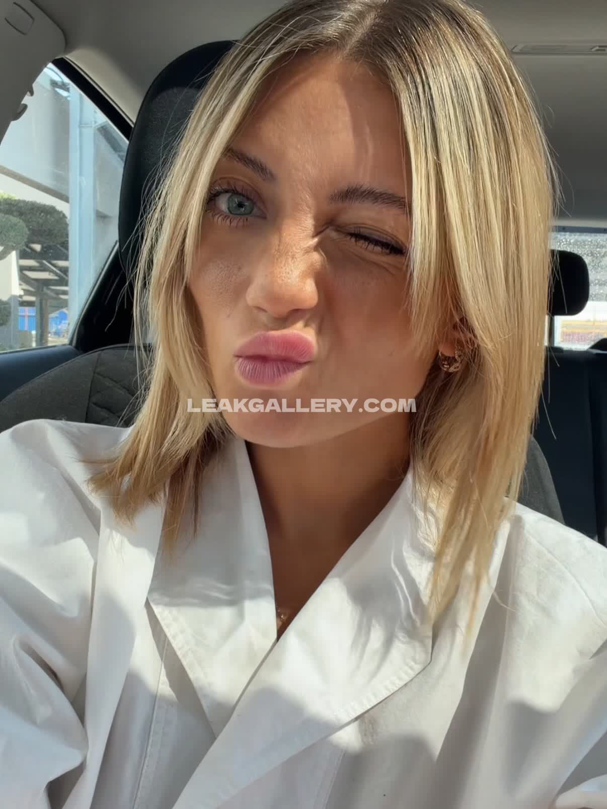 Hello__iris Exclusive Leaked Nude OnlyFans #13357225