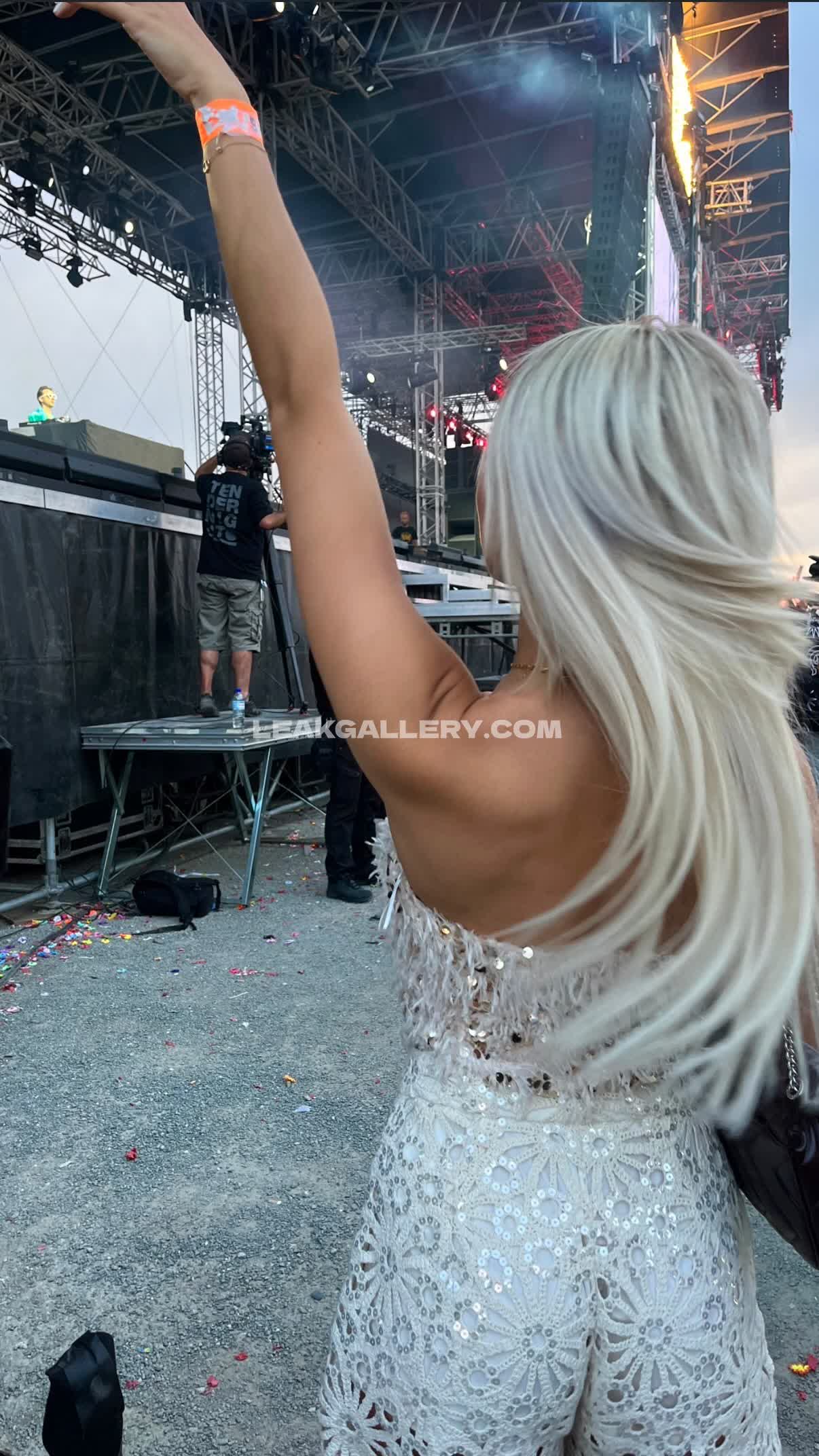 Hello__iris Exclusive Leaked Nude OnlyFans #13184596