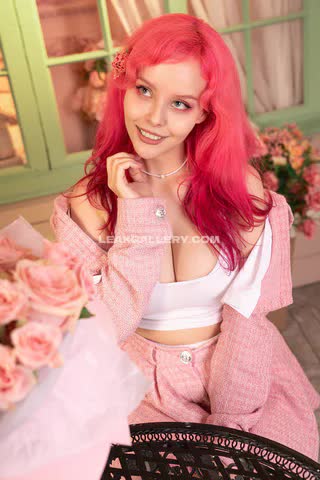 Hellyvalentine Pink Hair Bra Tease OnlyFans Photo Leaked