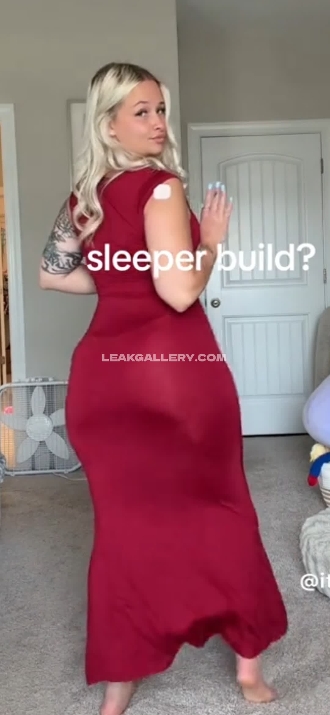 Heyhayfoster / butterfliesnkisses Exclusive Leaked Nude OnlyFans #12510088