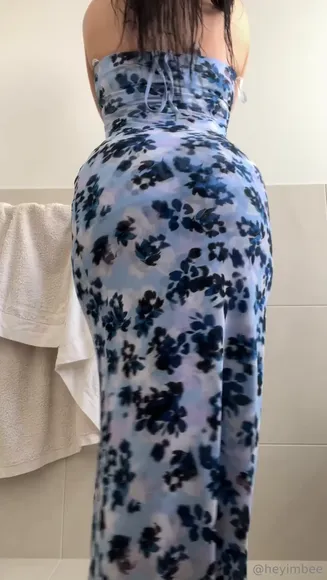 Heyimbee Wet Floral Dress Ass OnlyFans Video Leaked