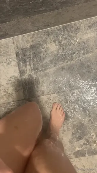 Heyimbee Wet Feet Standing OnlyFans Video Leaked