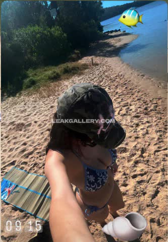Heyimbee Bikini Beach Selfie OnlyFans Photo Leaked