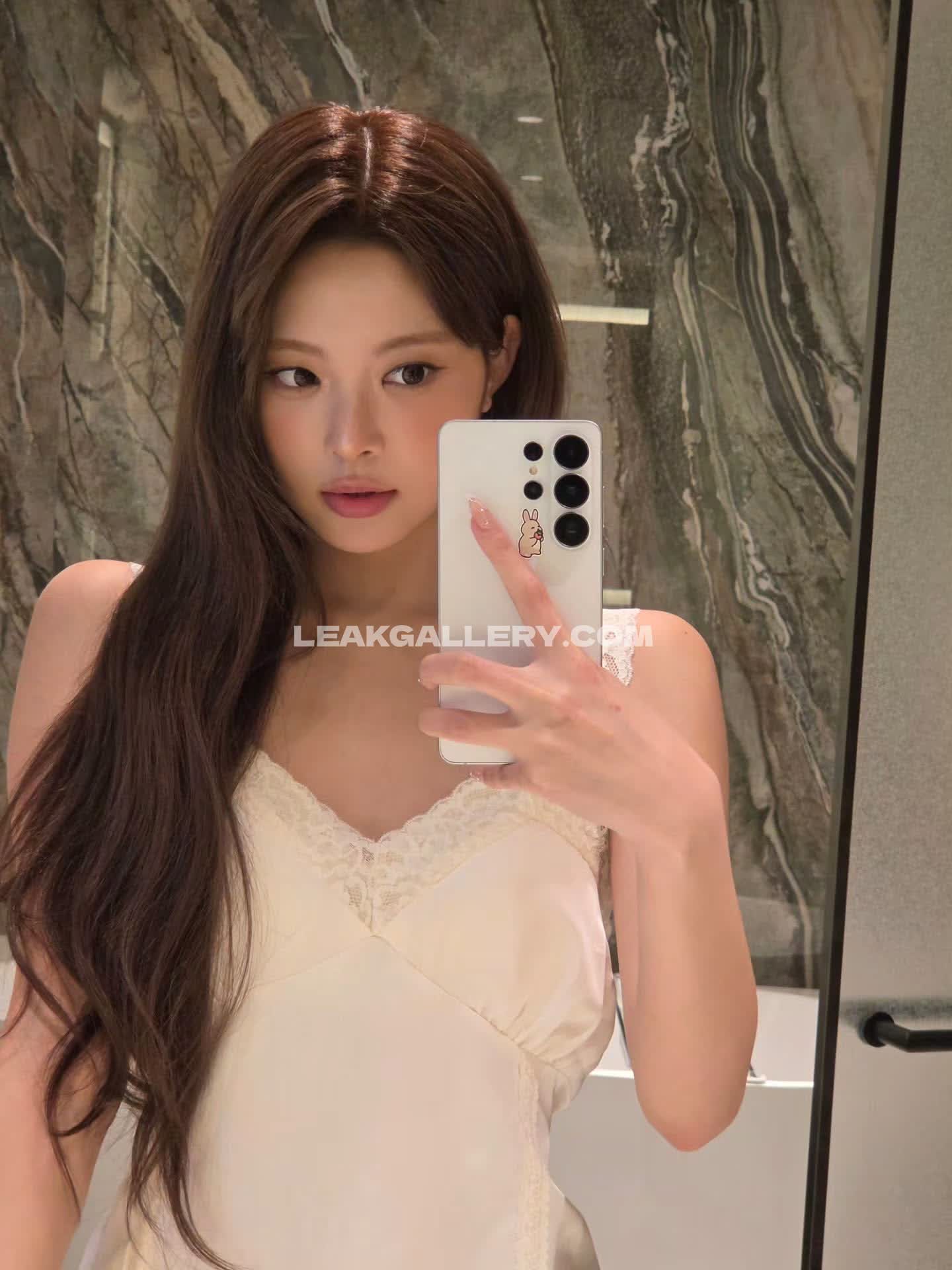 Hhh.e_c.v Exclusive Leaked Nude OnlyFans #13157252