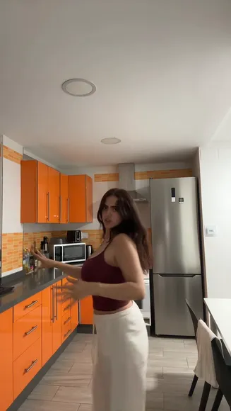 Hibflix Deep V-Neck Top Tease OnlyFans Video Leaked