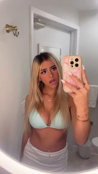 Hippicamm Pastel Bra Selfie Mirror OnlyFans Video Leaked