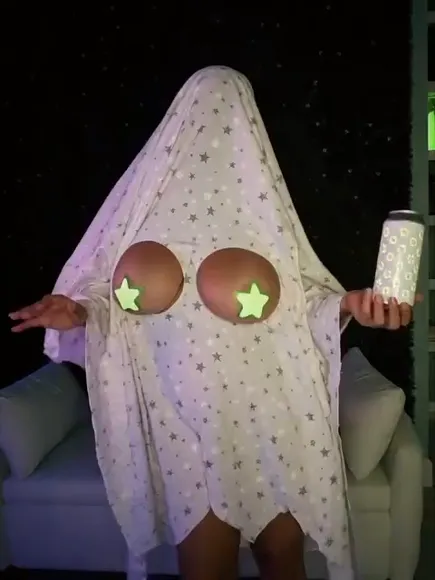 Hoppyfloppy Star-Studded Boobs Display OnlyFans Video Leaked
