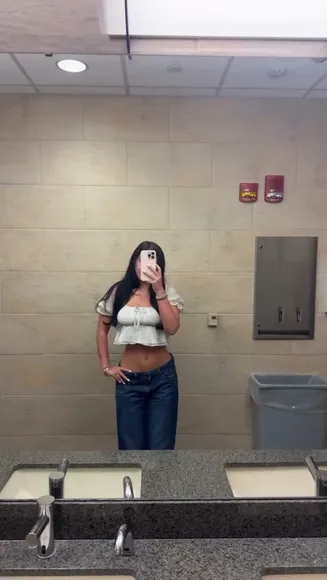 Hotblockchain Crop Top Belly Tease OnlyFans Video Leaked
