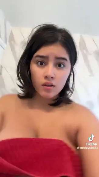 Howdycompa Topless Towel Wrap OnlyFans Video Leaked